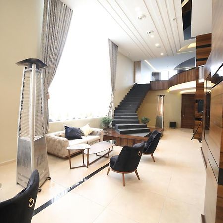 فندق صحارى الخليج Sahara Gulf Hotel Apartments Amman Exteriör bild