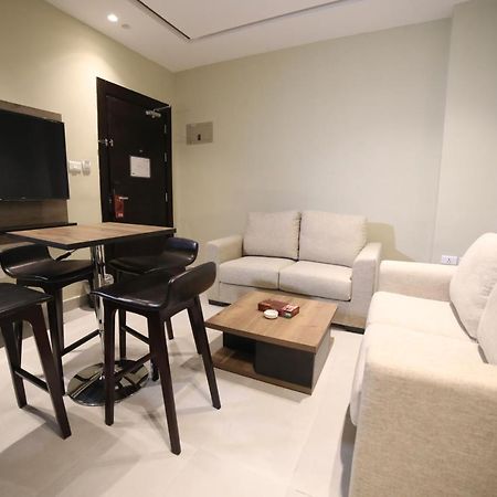 فندق صحارى الخليج Sahara Gulf Hotel Apartments Amman Exteriör bild