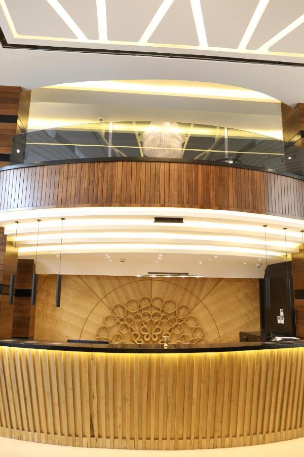 فندق صحارى الخليج Sahara Gulf Hotel Apartments Amman Exteriör bild