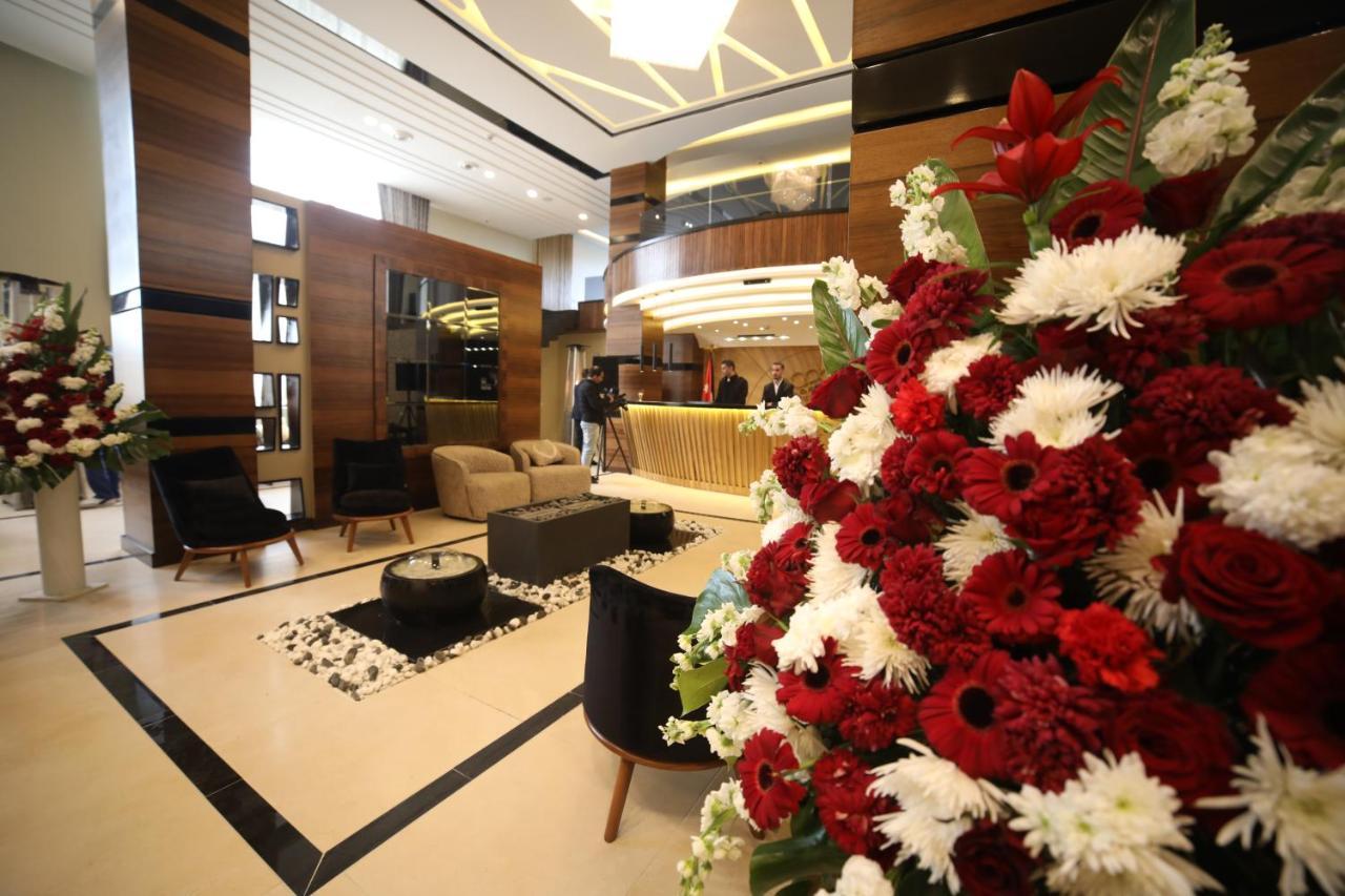 فندق صحارى الخليج Sahara Gulf Hotel Apartments Amman Exteriör bild