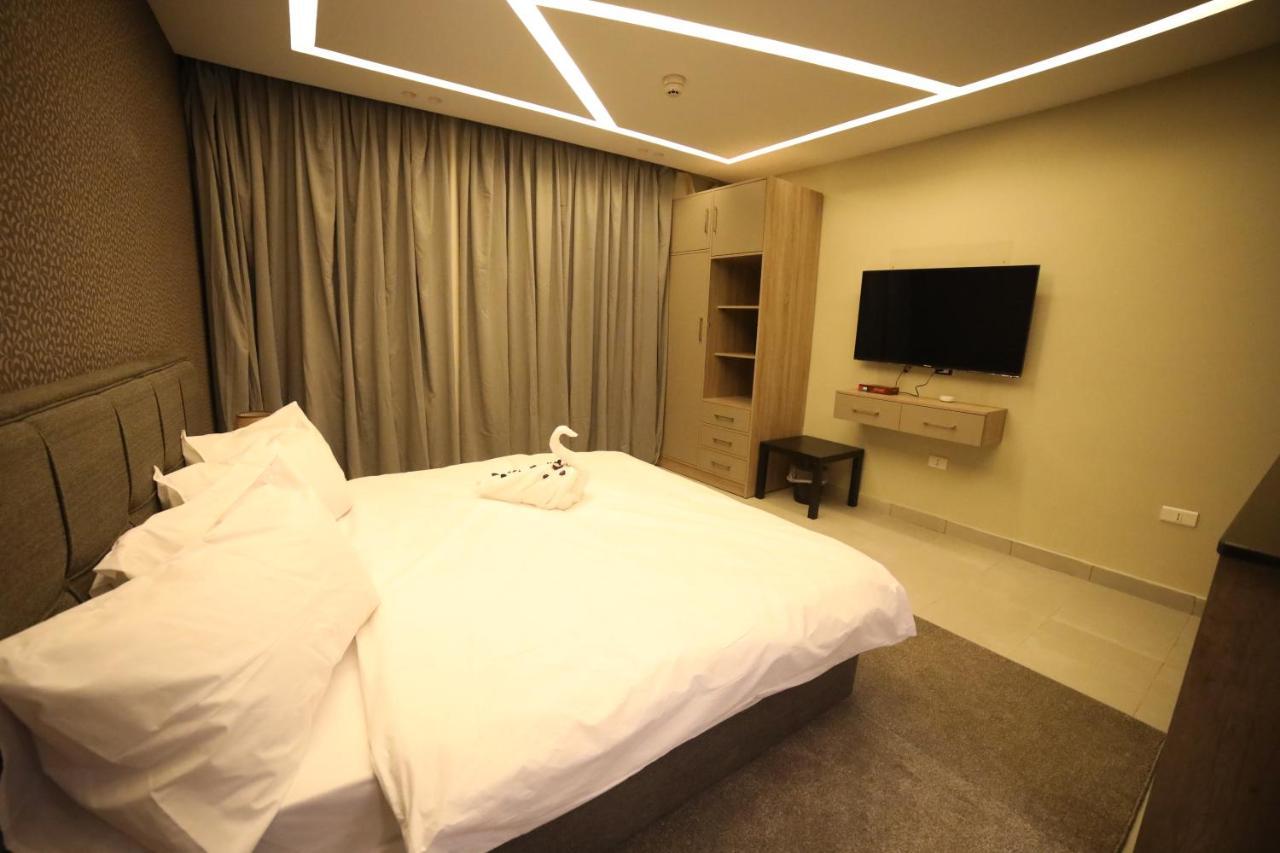 فندق صحارى الخليج Sahara Gulf Hotel Apartments Amman Exteriör bild
