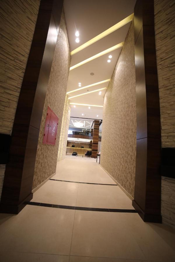 فندق صحارى الخليج Sahara Gulf Hotel Apartments Amman Exteriör bild