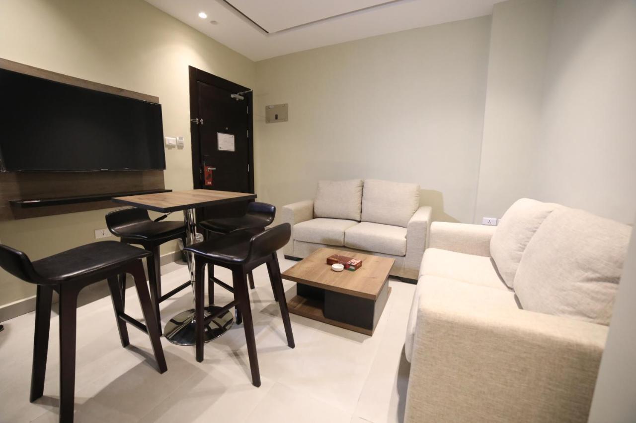 فندق صحارى الخليج Sahara Gulf Hotel Apartments Amman Exteriör bild