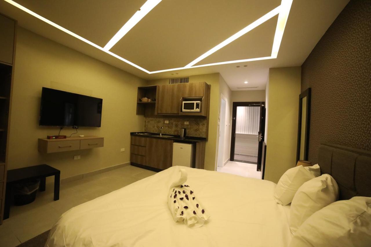 فندق صحارى الخليج Sahara Gulf Hotel Apartments Amman Exteriör bild