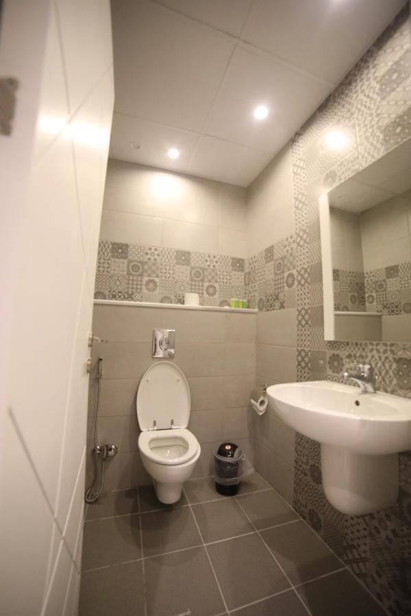 فندق صحارى الخليج Sahara Gulf Hotel Apartments Amman Exteriör bild