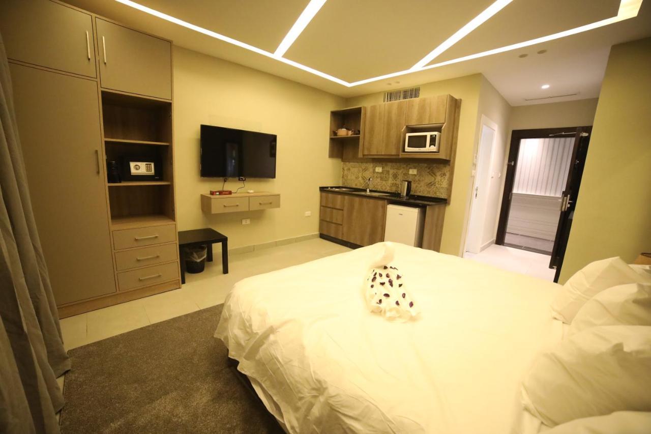 فندق صحارى الخليج Sahara Gulf Hotel Apartments Amman Exteriör bild
