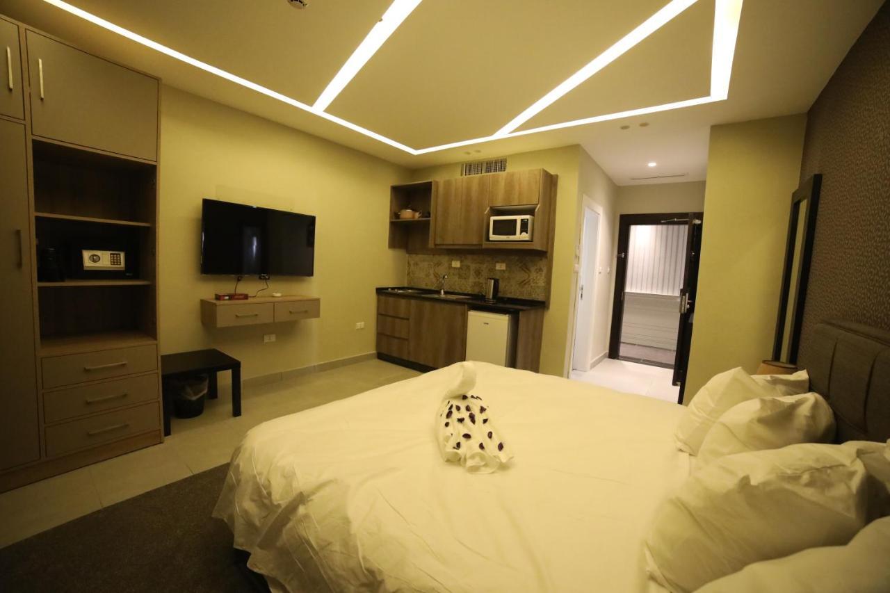 فندق صحارى الخليج Sahara Gulf Hotel Apartments Amman Exteriör bild