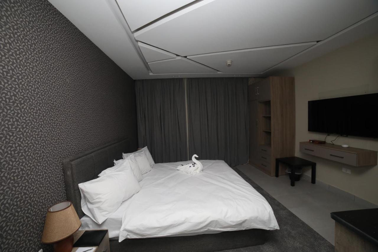 فندق صحارى الخليج Sahara Gulf Hotel Apartments Amman Exteriör bild